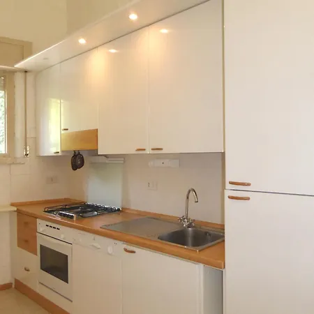 197 - A Schiera Trilocale Al Taunus, Con Portico E Ampio Giardino Di Mq 400 - Climatizzata * Numana