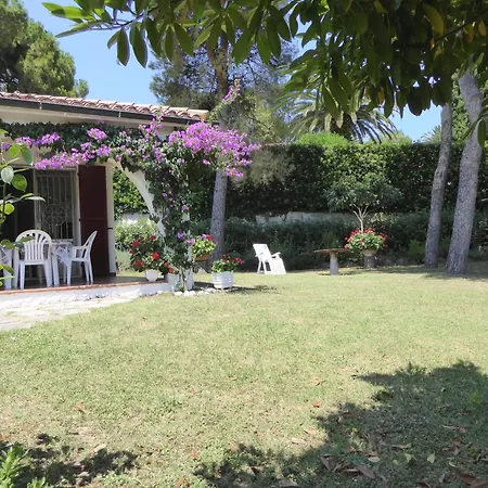 197 - A Schiera Trilocale Al Taunus, Con Portico E Ampio Giardino Di Mq 400 - Climatizzata Inclusa Nel Prezzo Apartment *
